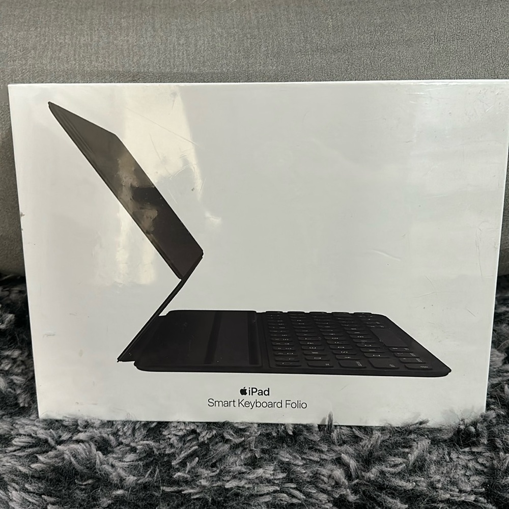 The Smart Keyboard Folio (4th Generation)